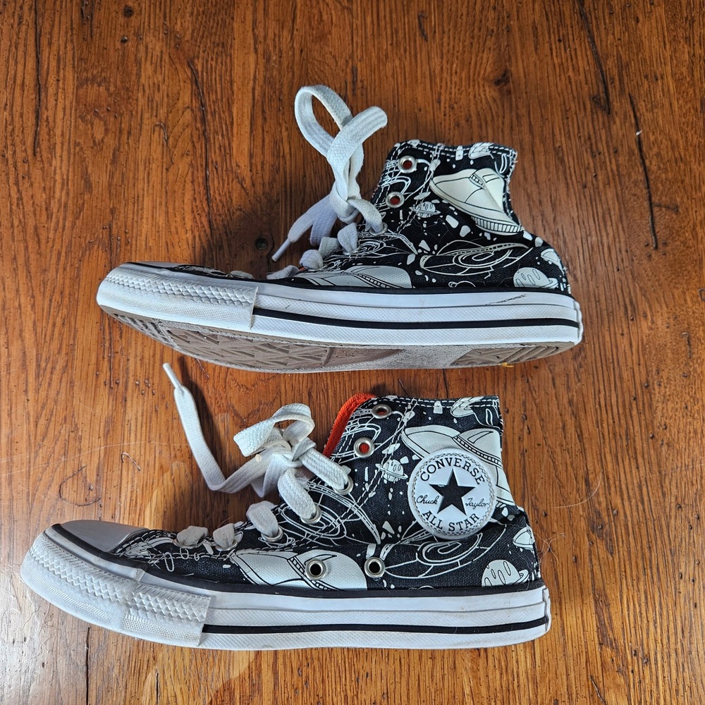 Converse Chuck Taylor All Star Black/White HighTop Kids Shoes Space Size 2 Youth - Picture 4 of 6